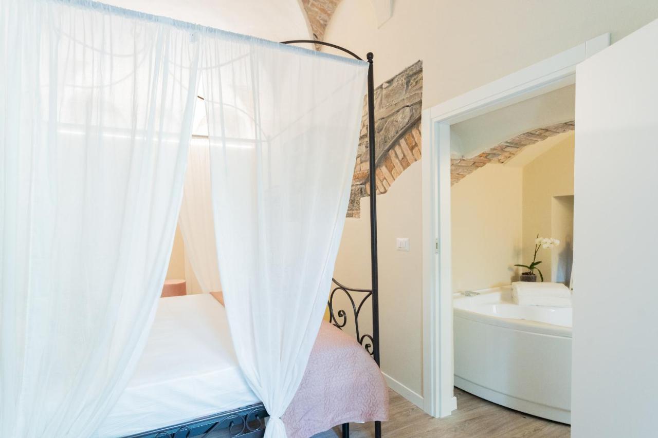 Romantic Escape City Centre With Jacuzzi & Parking By Rent All 코모 외부 사진