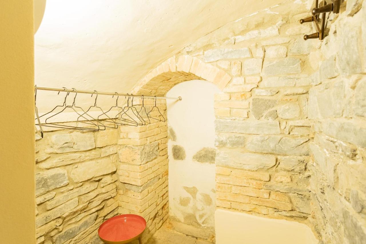 Romantic Escape City Centre With Jacuzzi & Parking By Rent All 코모 외부 사진