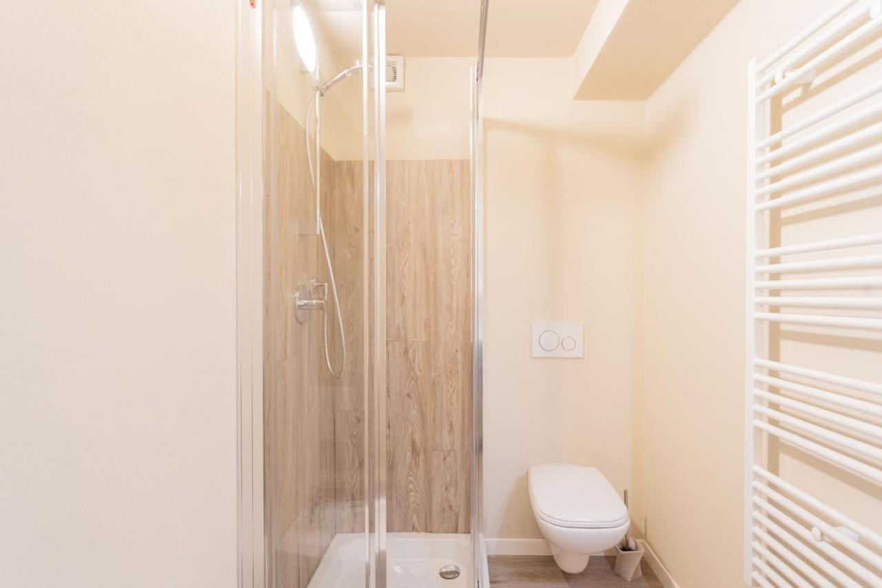 Romantic Escape City Centre With Jacuzzi & Parking By Rent All 코모 외부 사진